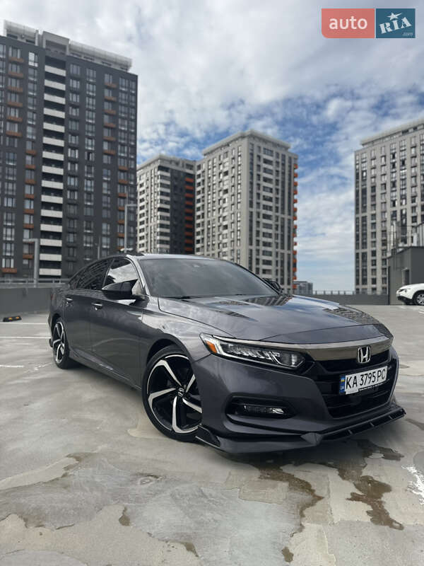 Седан Honda Accord 2018 в 