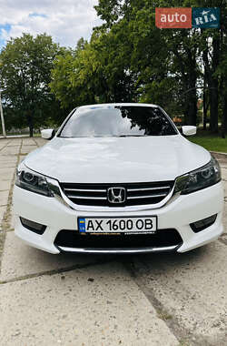 Седан Honda Accord 2014 в 