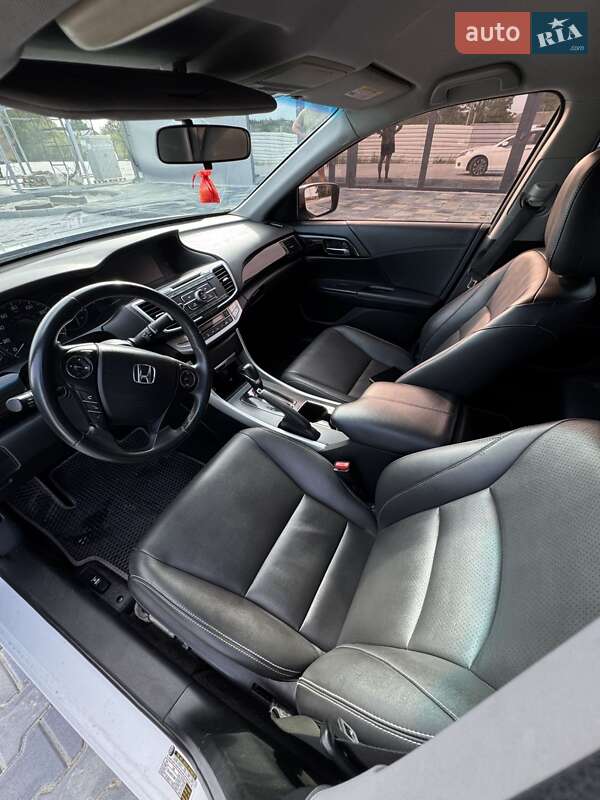 Седан Honda Accord 2015 в Бродах фото 16 Седан Honda Accord 2015 в Бродах