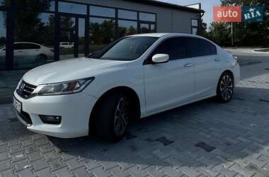 Седан Honda Accord 2015 в Бродах
