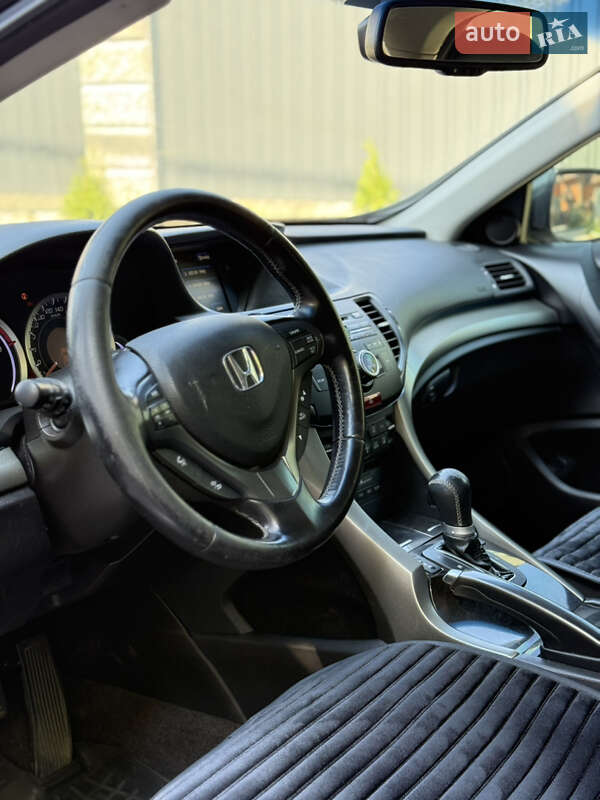 Седан Honda Accord 2011 в Киеве