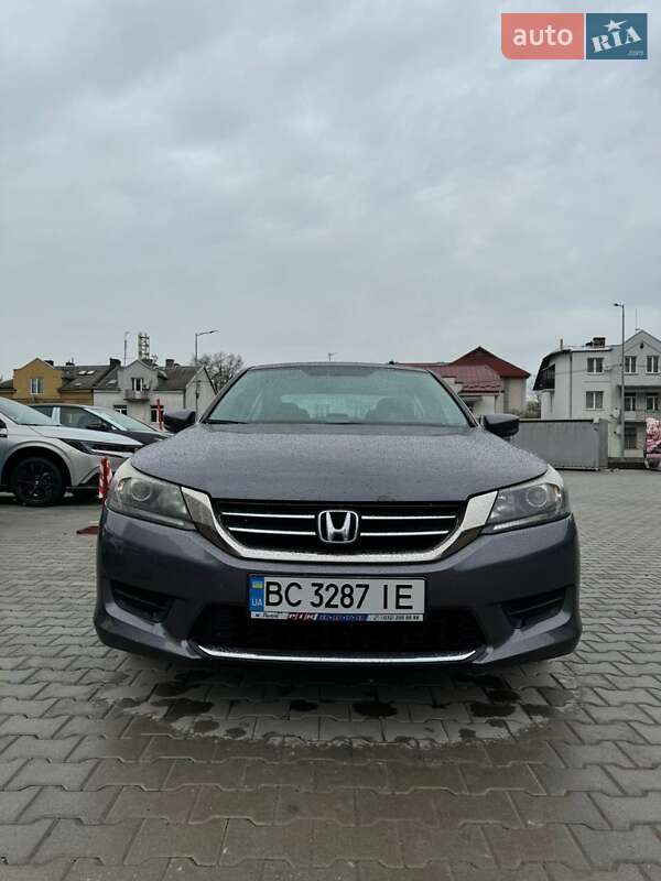 Седан Honda Accord 2012 в 