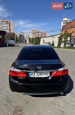 Седан Honda Accord 2015 в 