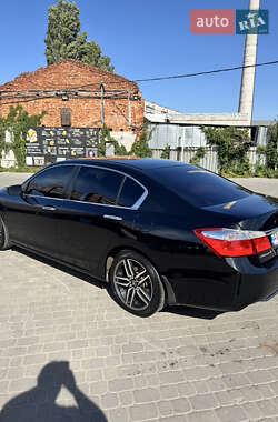 Седан Honda Accord 2015 в 