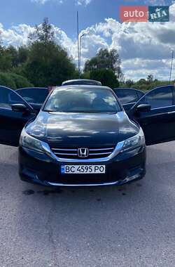 Седан Honda Accord 2015 в 