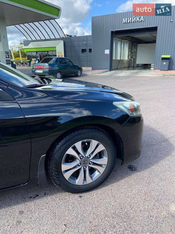 Седан Honda Accord 2015 в Дрогобичі