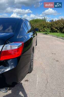 Седан Honda Accord 2015 в 