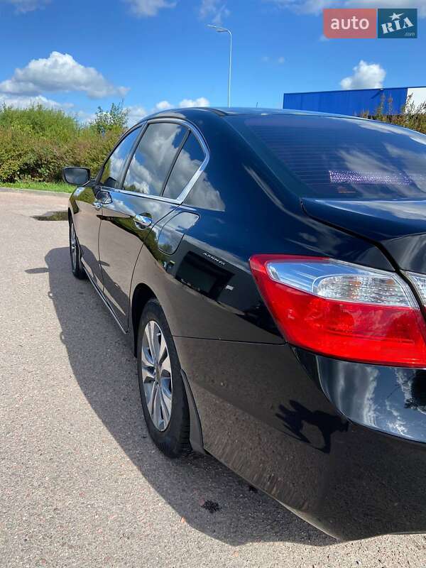 Седан Honda Accord 2015 в Дрогобичі
