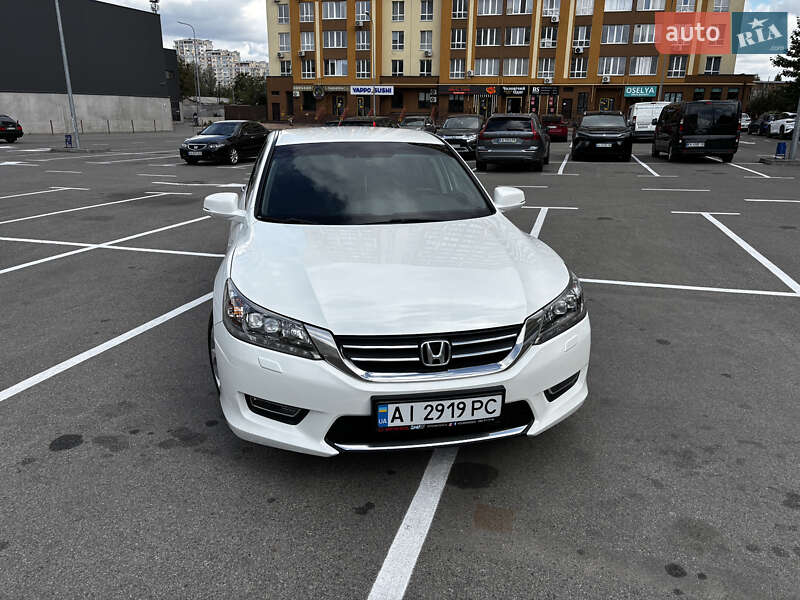 Седан Honda Accord 2013 в Софиевской Борщаговке