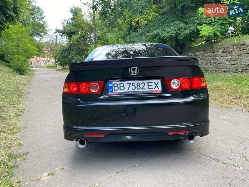 Седан Honda Accord 2007 в Остроге