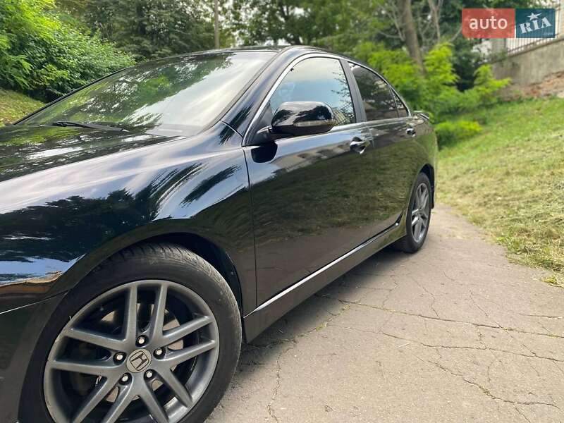 Седан Honda Accord 2007 в Остроге