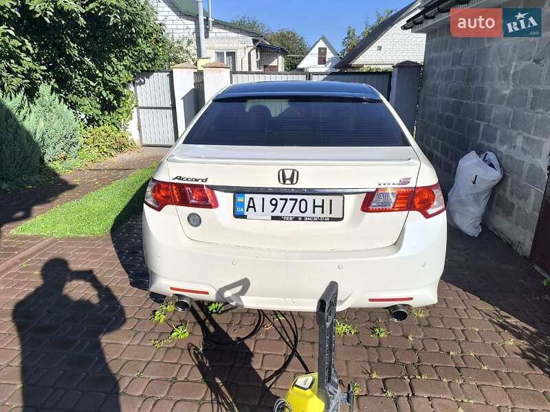 Седан Honda Accord 2010 в Киеве