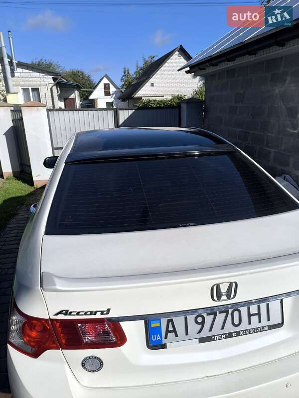Седан Honda Accord 2010 в Киеве