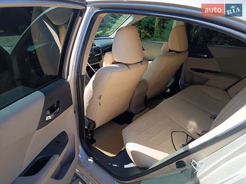 Седан Honda Accord 2017 в Шепетівці