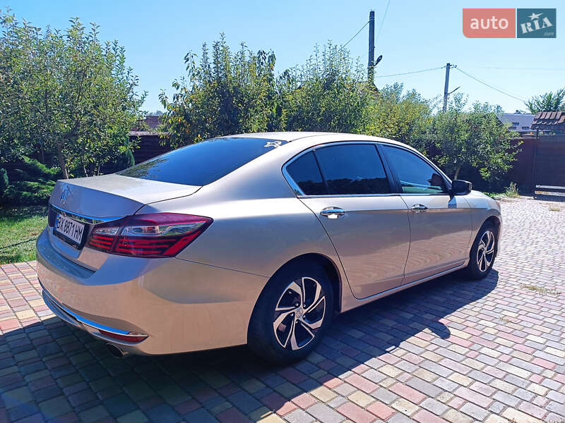 Седан Honda Accord 2017 в Шепетівці