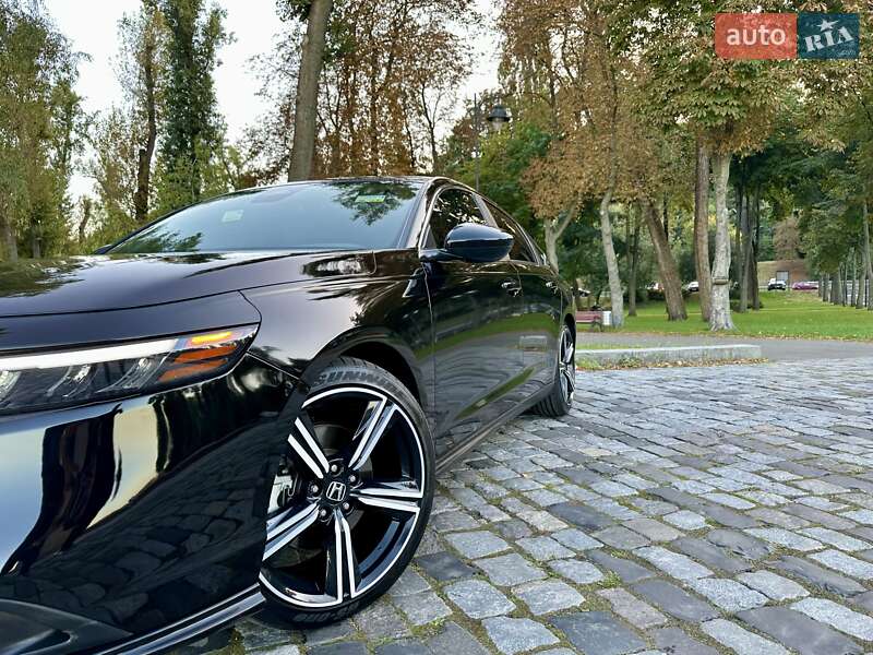 Седан Honda Accord 2023 в Киеве