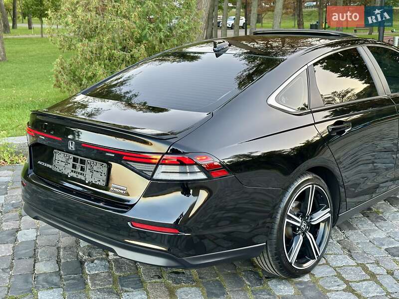 Седан Honda Accord 2023 в Киеве