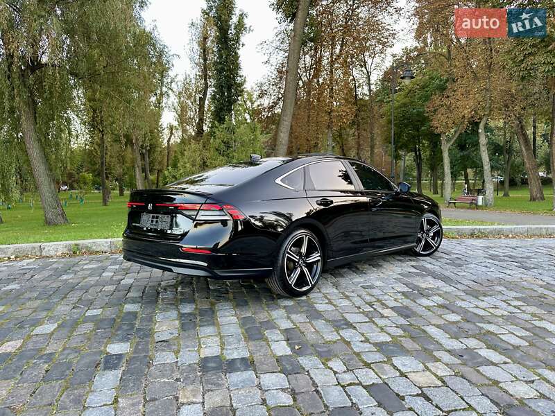 Седан Honda Accord 2023 в Киеве