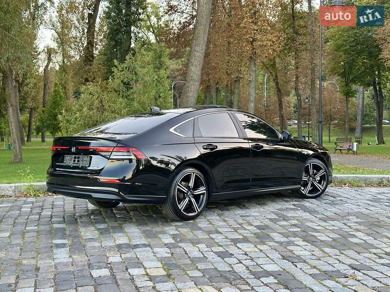 Седан Honda Accord 2023 в Киеве