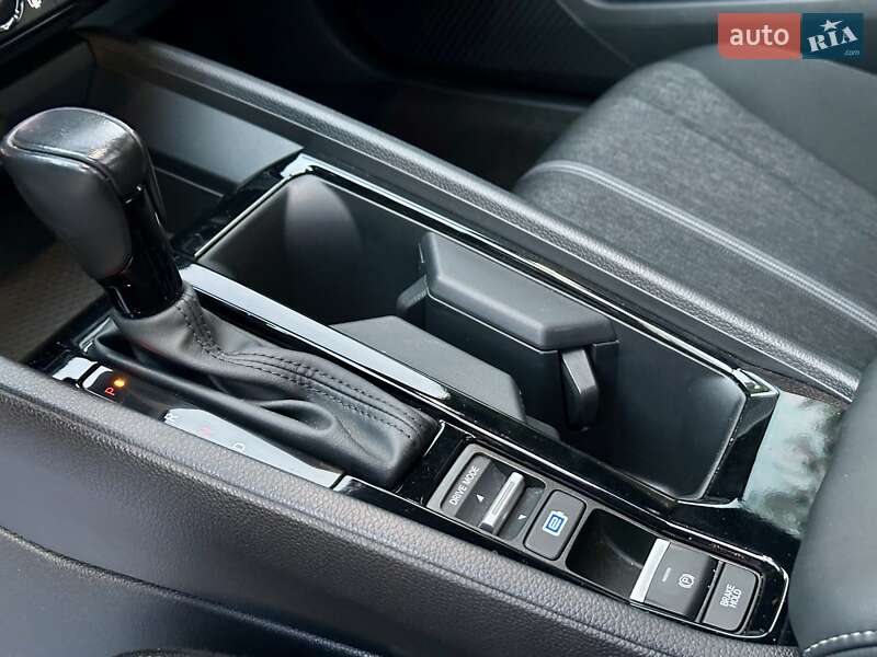 Седан Honda Accord 2023 в Киеве