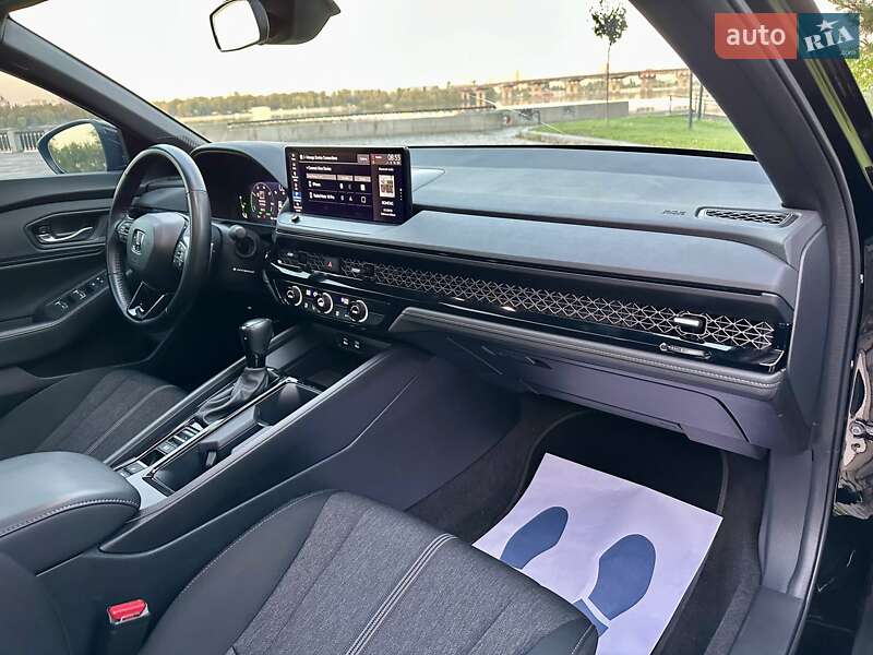 Седан Honda Accord 2023 в Киеве