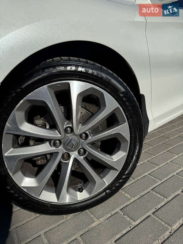 Седан Honda Accord 2013 в Киеве