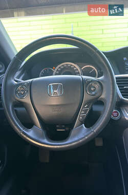 Седан Honda Accord 2013 в 
