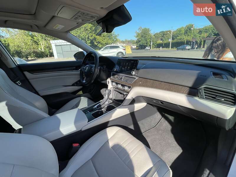 Седан Honda Accord 2018 в Одессе