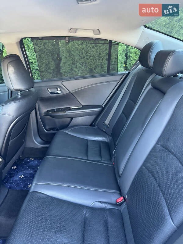 Седан Honda Accord 2013 в Киеве