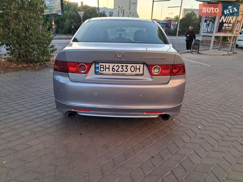 Седан Honda Accord 2004 в Черноморске