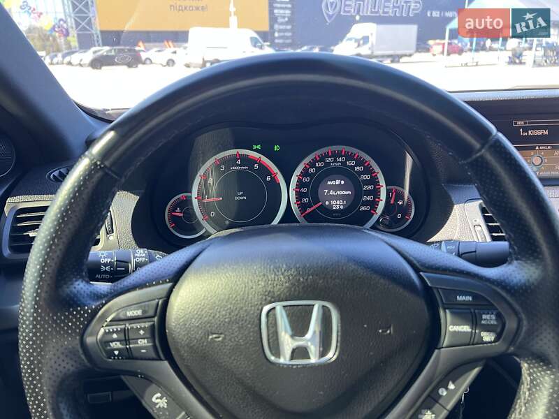 Седан Honda Accord 2012 в Києві