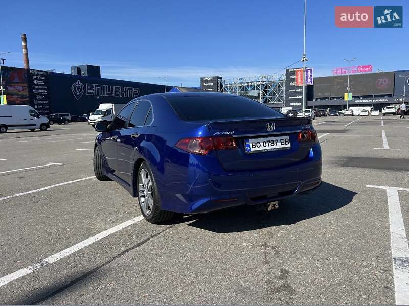 Седан Honda Accord 2012 в Києві