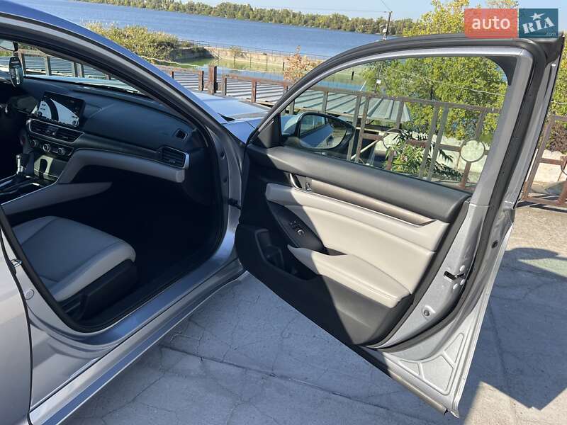 Седан Honda Accord 2019 в Дніпрі