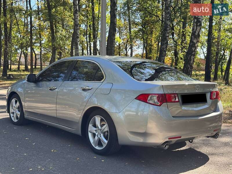 Седан Honda Accord 2011 в Ахтырке