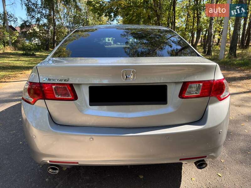 Седан Honda Accord 2011 в Ахтырке