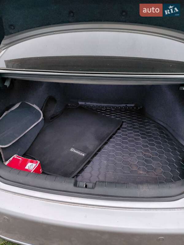 Седан Honda Accord 2013 в Сребном