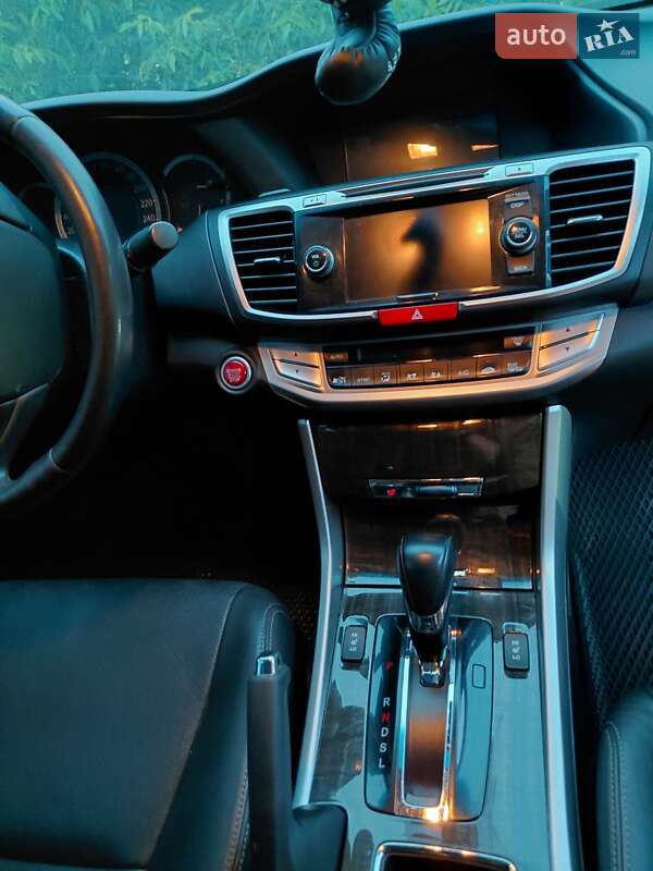 Седан Honda Accord 2013 в Сребном