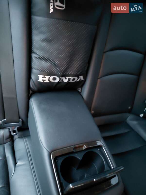 Седан Honda Accord 2013 в Сребном