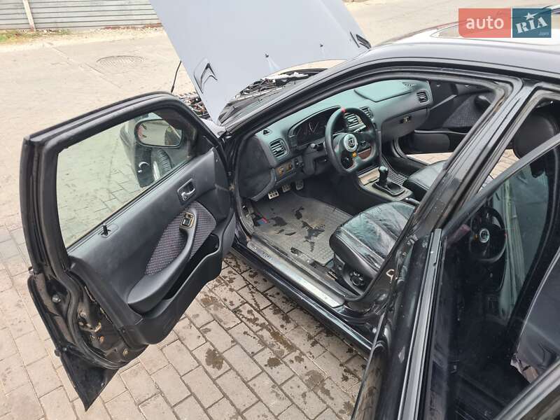 Седан Honda Accord 1994 в Чернівцях