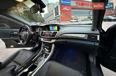 Седан Honda Accord 2013 в 