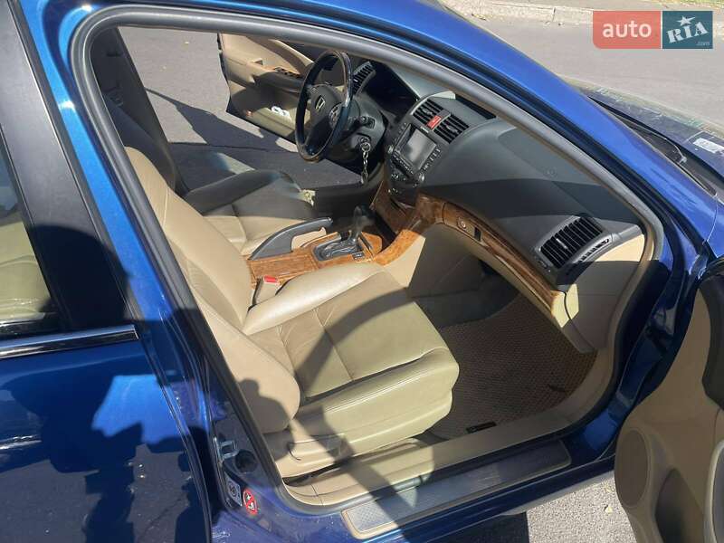 Седан Honda Accord 2004 в Киеве