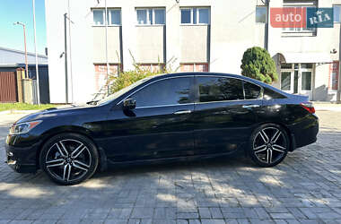 Седан Honda Accord 2015 в 
