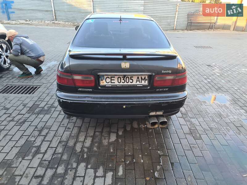 Седан Honda Accord 1994 в Чернівцях