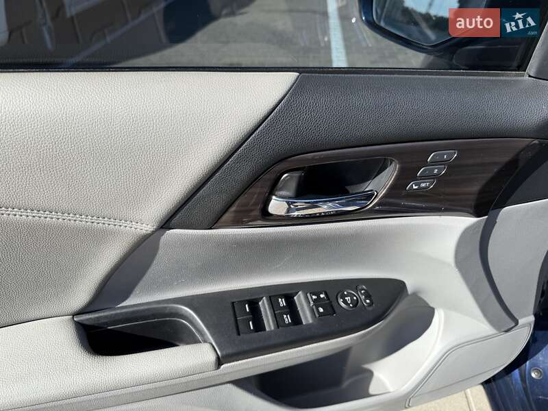 Седан Honda Accord 2015 в Києві