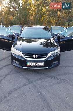 Седан Honda Accord 2013 в Києві
