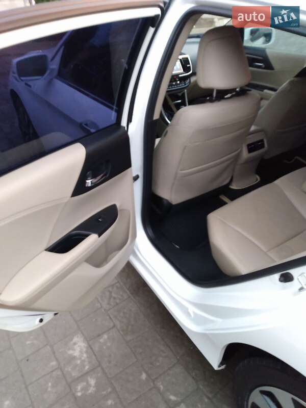 Седан Honda Accord 2016 в Івано-Франківську