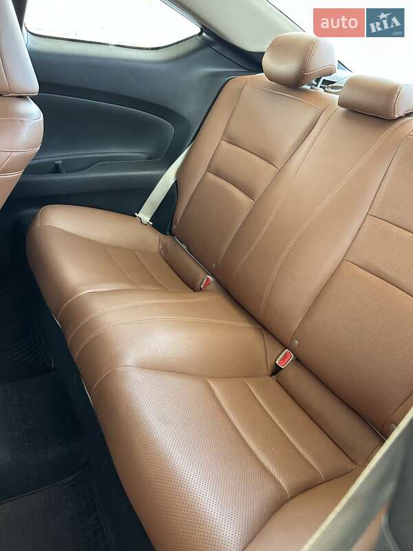 Купе Honda Accord 2013 в Києві фото 10 Купе Honda Accord 2013 в Києві