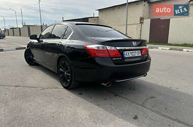 Седан Honda Accord 2013 в 