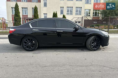 Седан Honda Accord 2013 в 