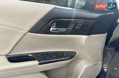 Седан Honda Accord 2013 в 